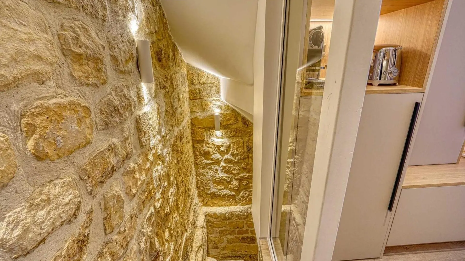 Central Historic Loft By Architect, Near Louvre Paris Apartment